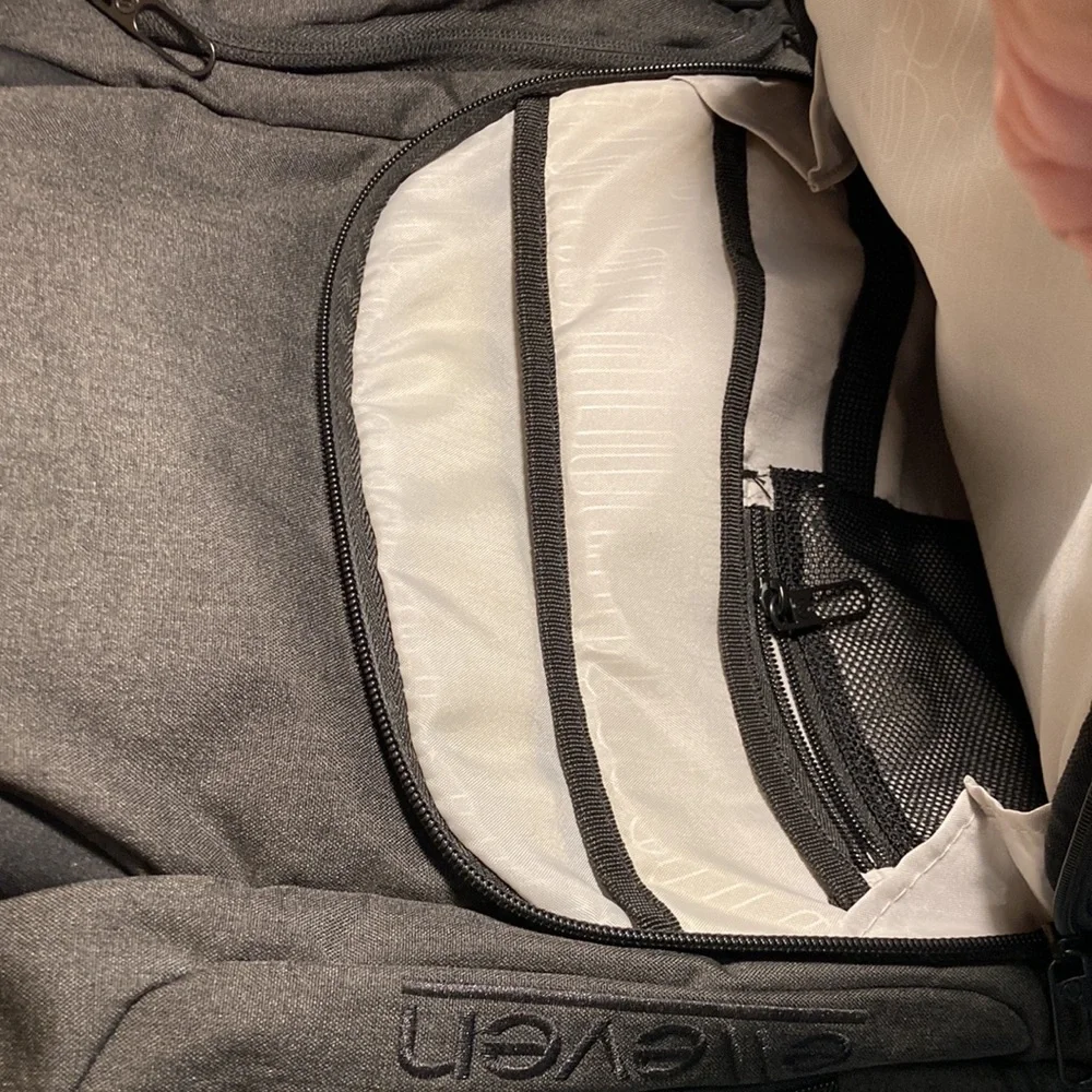 E\\even Gray Computer Backpack - Picture 5 of 7